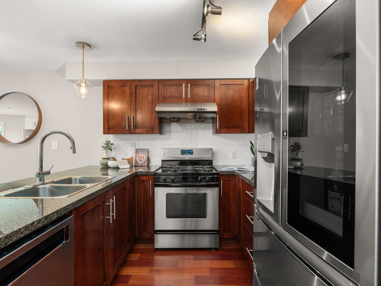688 W 6th Avenue, Vancouver, BC, V5Z 1A3 - 8