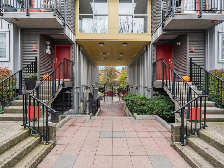 688 W 6th Avenue, Vancouver, BC, V5Z 1A3 - 24