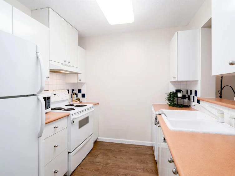 1905-6611 Southoaks Crescent, Burnaby, BC, V5E 4L5 - 2