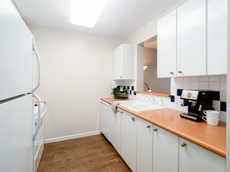 1905-6611 Southoaks Crescent, Burnaby, BC, V5E 4L5 - 3