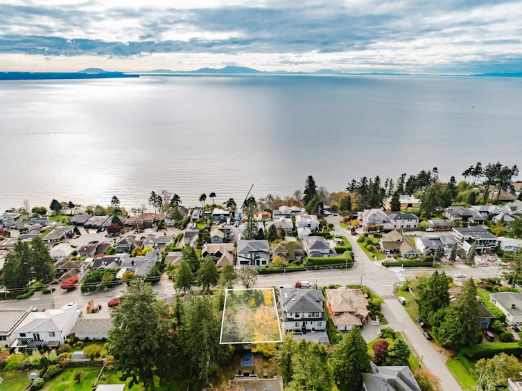 13123 Marine Drive, Surrey, BC, V4A 1E6