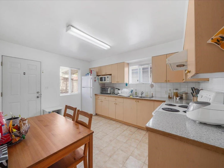 557 Rupert Street, Vancouver, BC, V5K 4K6 - 7
