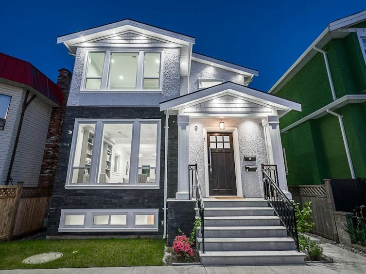 2768 E 25th Avenue, Vancouver, BC, V5R 1H7