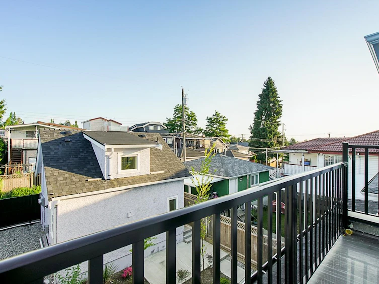 2768 E 25th Avenue, Vancouver, BC, V5R 1H7 - 23