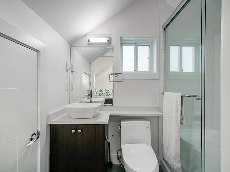 2768 E 25th Avenue, Vancouver, BC, V5R 1H7 - 33
