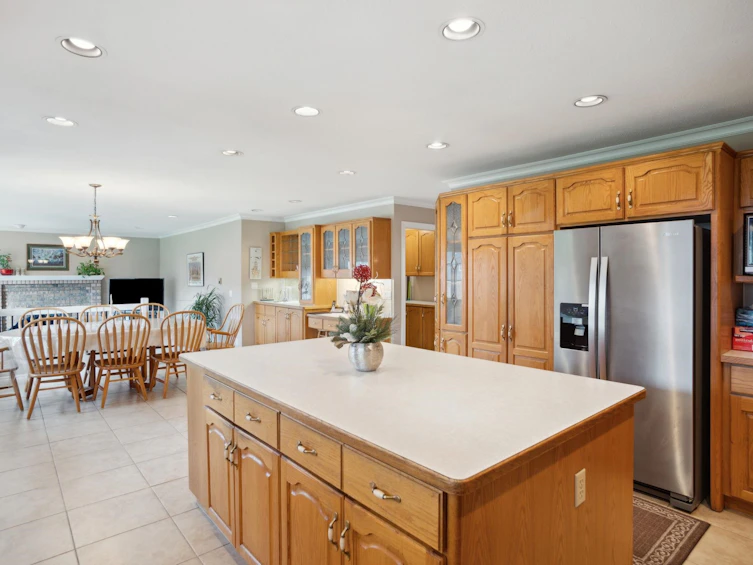 1387 Springer Avenue, Burnaby, BC, V5B 3M2 - 9