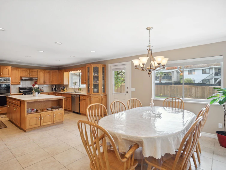 1387 Springer Avenue, Burnaby, BC, V5B 3M2 - 12