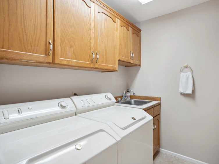 1387 Springer Avenue, Burnaby, BC, V5B 3M2 - 25