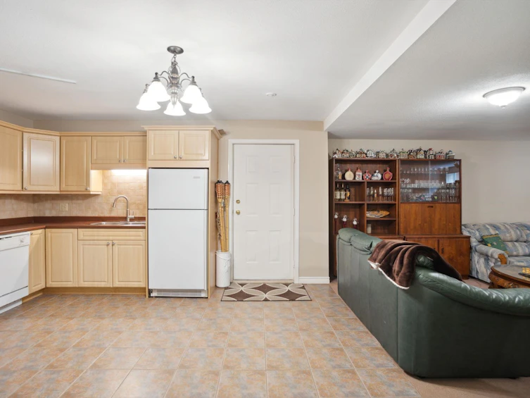 1387 Springer Avenue, Burnaby, BC, V5B 3M2 - 28