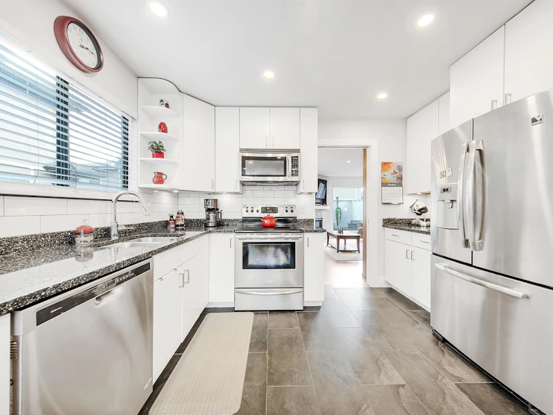 25 - 2133 St. Georges Avenue, North Vancouver BC V7L 3K5