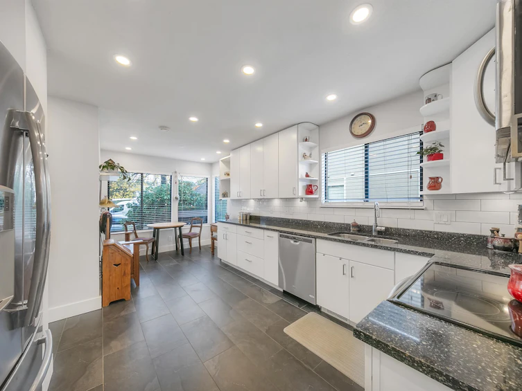 25-2133 St. Georges Avenue, North Vancouver, BC, V7L 3K5 - 7