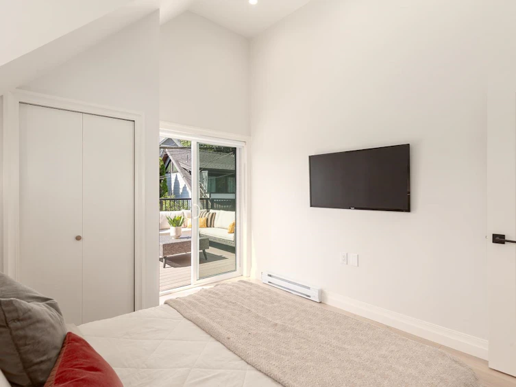 540 E 11th Avenue, Vancouver, BC, V5T 2C9 - 13