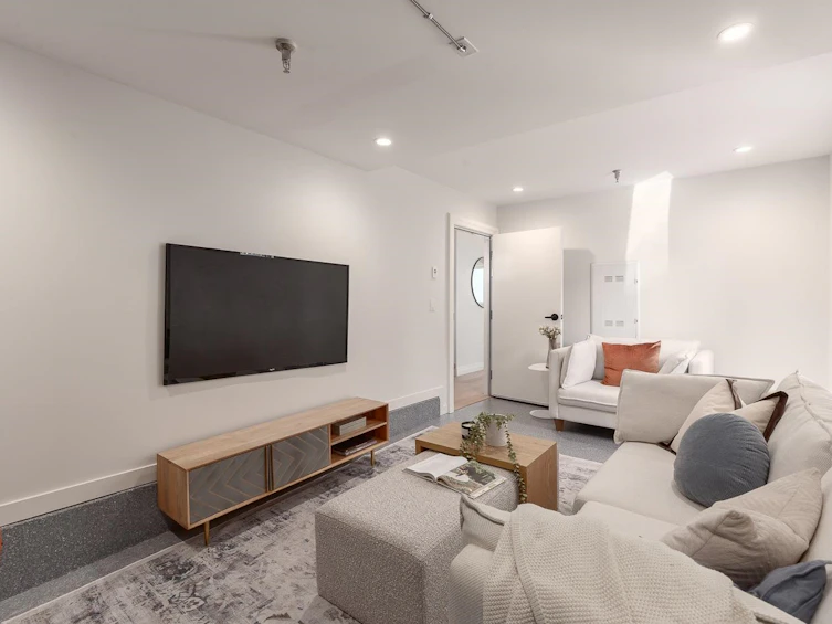 540 E 11th Avenue, Vancouver, BC, V5T 2C9 - 25