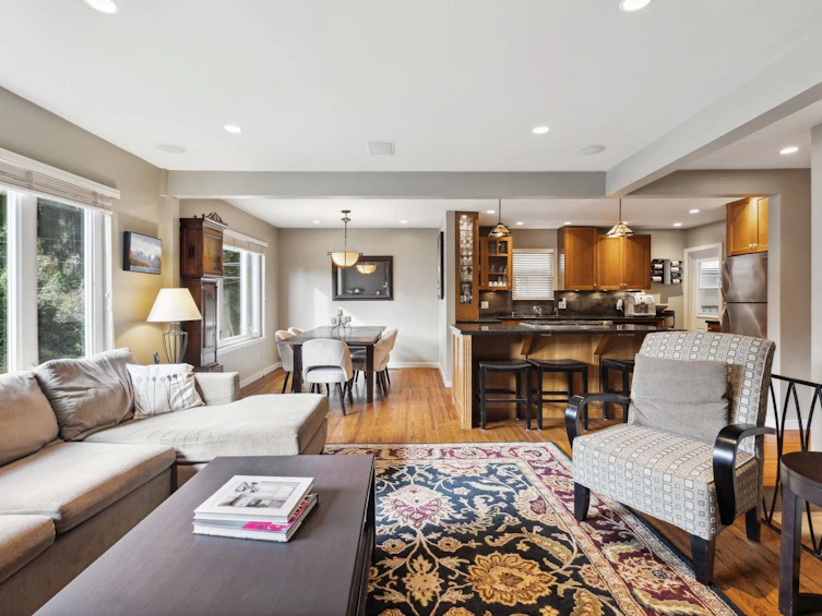 1520 Burrill Avenue, North Vancouver, BC, V7K 1L9
