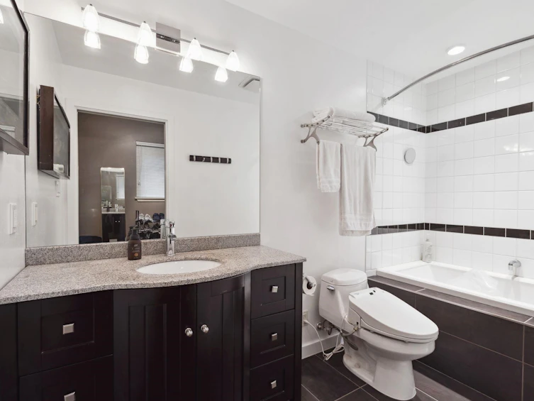 1520 Burrill Avenue, North Vancouver, BC, V7K 1L9 - 17