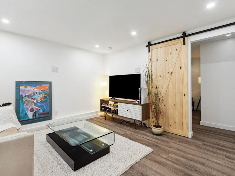 1520 Burrill Avenue, North Vancouver, BC, V7K 1L9 - 27
