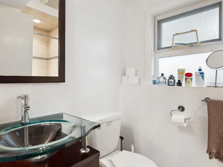 1520 Burrill Avenue, North Vancouver, BC, V7K 1L9 - 29