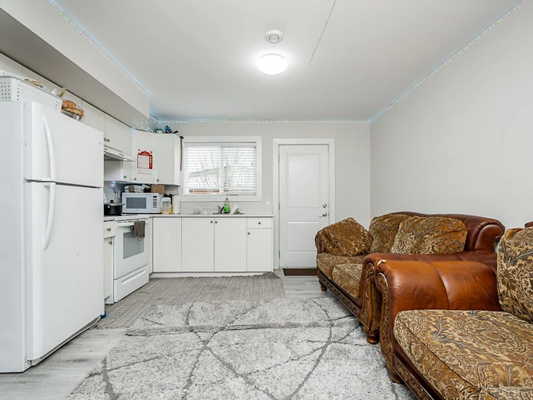 15674 101 Avenue, Surrey, BC, V4N 2S1 - 15