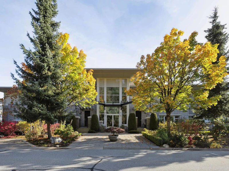 202 - 2210 Chippendale Road, West Vancouver BC V7S 3J4