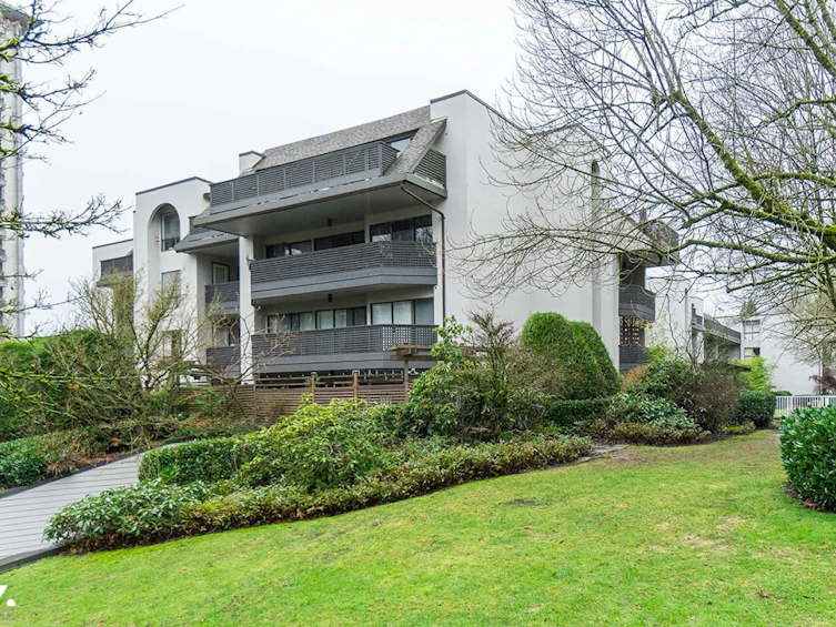 301-1945 Woodway Place, Burnaby, BC, V5B 4S4