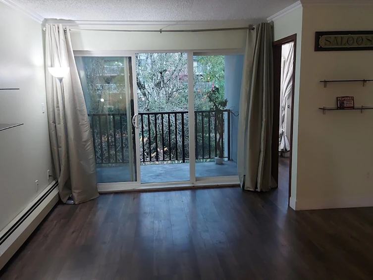 301-1945 Woodway Place, Burnaby, BC, V5B 4S4 - 4