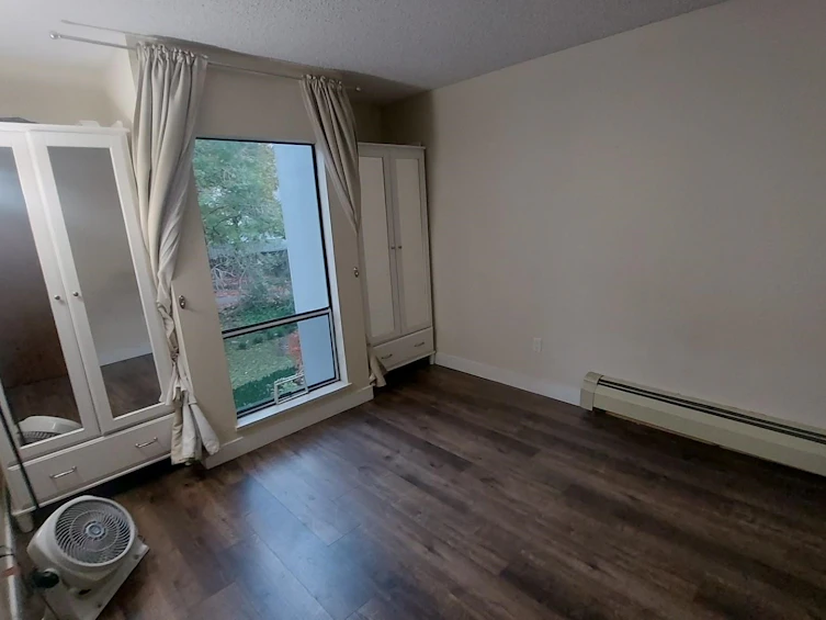 301-1945 Woodway Place, Burnaby, BC, V5B 4S4 - 5