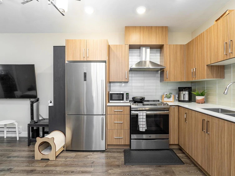 215-2889 E 1st Avenue, Vancouver, BC, V5M 0G2 - 8