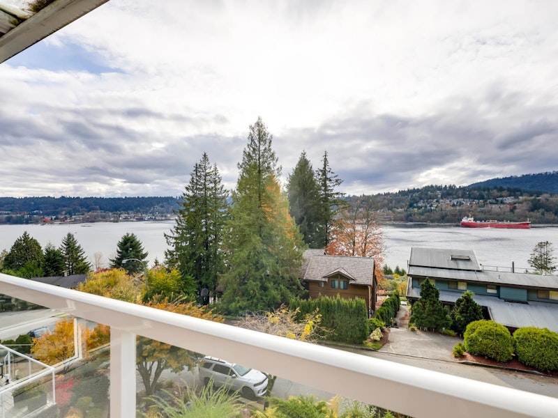 11 Axford Bay, Port Moody BC V3H 3R4