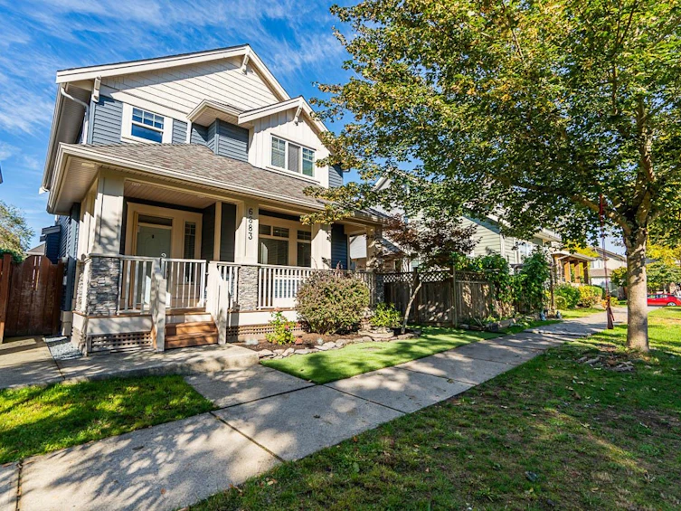 6883 192a Street, Surrey, BC, V4N 0B7