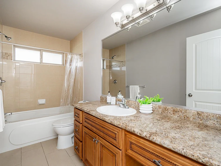 6883 192a Street, Surrey, BC, V4N 0B7 - 21
