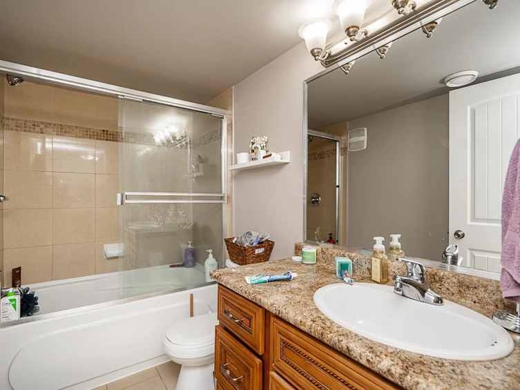 6883 192a Street, Surrey, BC, V4N 0B7 - 28