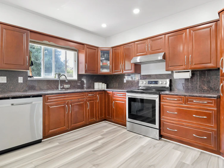 11100 72a Avenue, Delta, BC, V4C 1A1 - 4