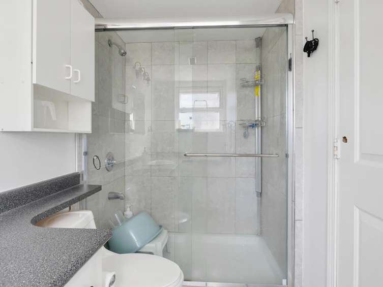 11100 72a Avenue, Delta, BC, V4C 1A1 - 11