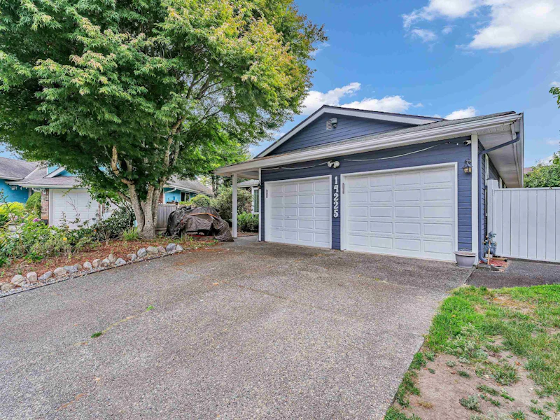 14225 18th Avenue, Surrey BC V4A 7C1