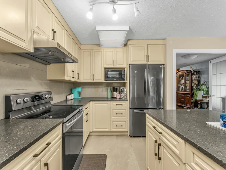 14225 18 Avenue, Surrey, BC, V4A 7C1 - 19