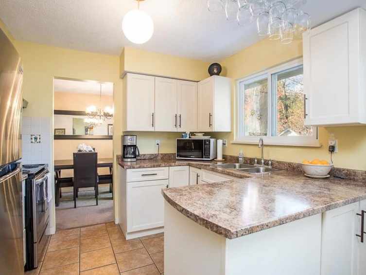 3861 Clematis Crescent, Port Coquitlam, BC, V3B 4A9 - 4