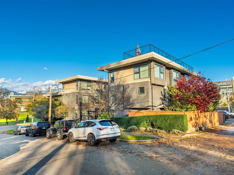 2326 Windsor Street, Vancouver BC V5T 3Z5
