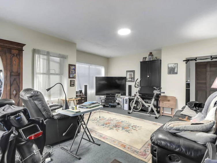 7820 14th Avenue, Burnaby, BC, V3N 2B2 - 3