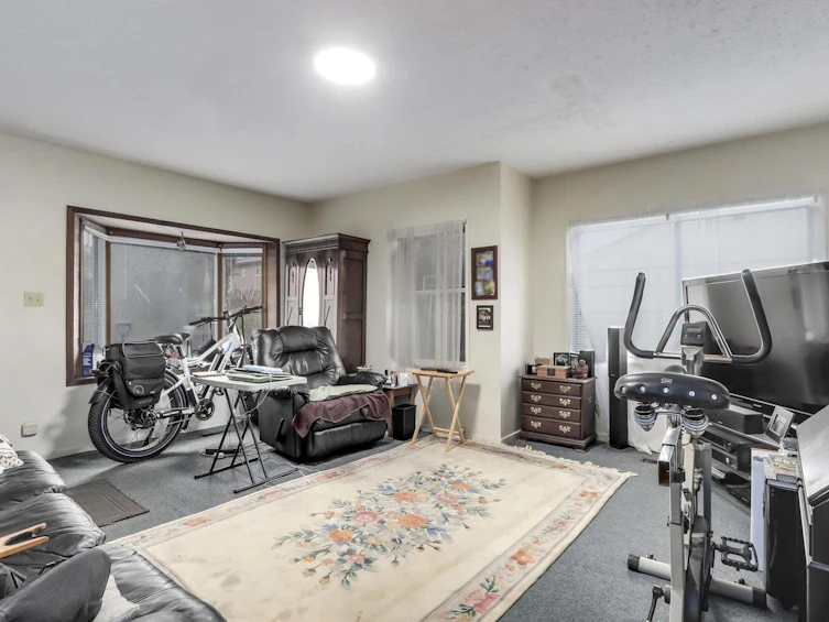 7820 14th Avenue, Burnaby, BC, V3N 2B2 - 4