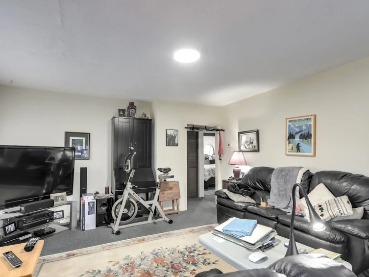 7820 14th Avenue, Burnaby, BC, V3N 2B2 - 5