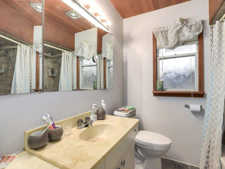 7820 14th Avenue, Burnaby, BC, V3N 2B2 - 17