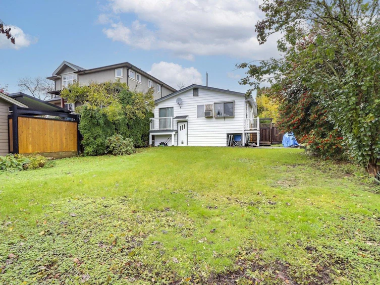 7820 14th Avenue, Burnaby, BC, V3N 2B2 - 21