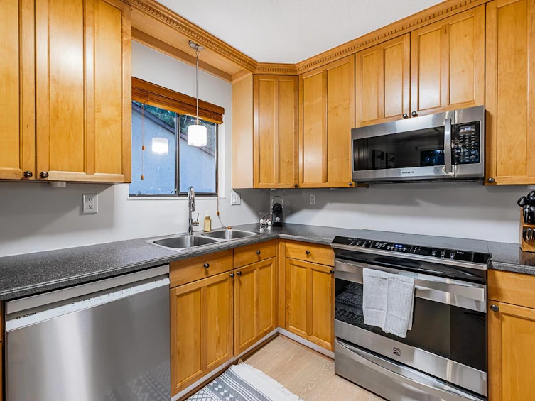 1203 Nestor Street, Coquitlam, BC, V3E 1J1 - 2