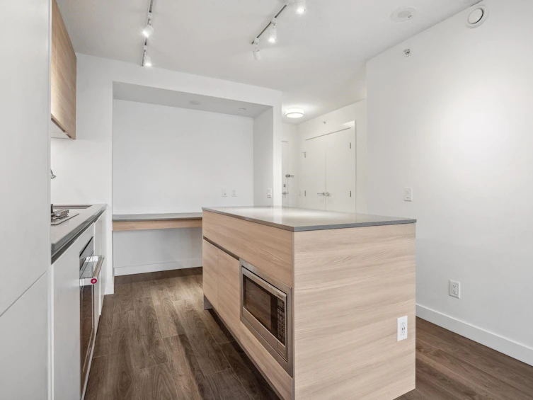 1310-908 Quayside Drive, New Westminster, BC, V3M 0L4 - 7