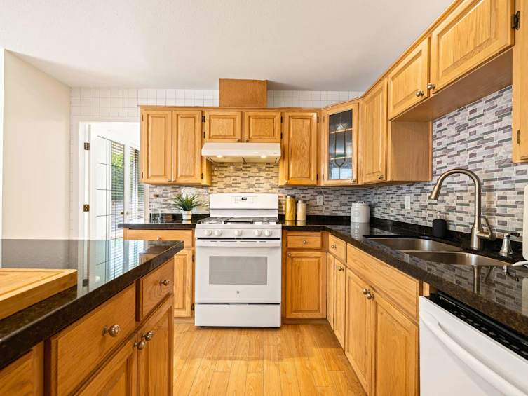 15480 112a Avenue, Surrey, BC, V3R 0K5 - 14