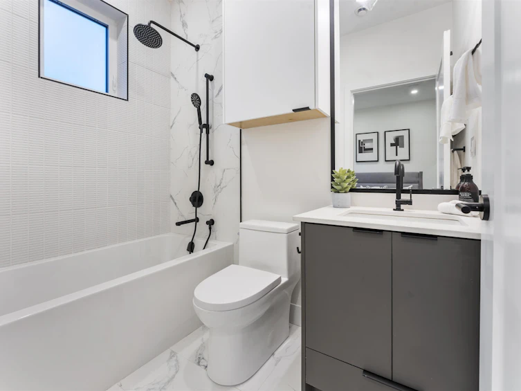 2551 Triumph Street, Vancouver, BC, V5K 1S7 - 24