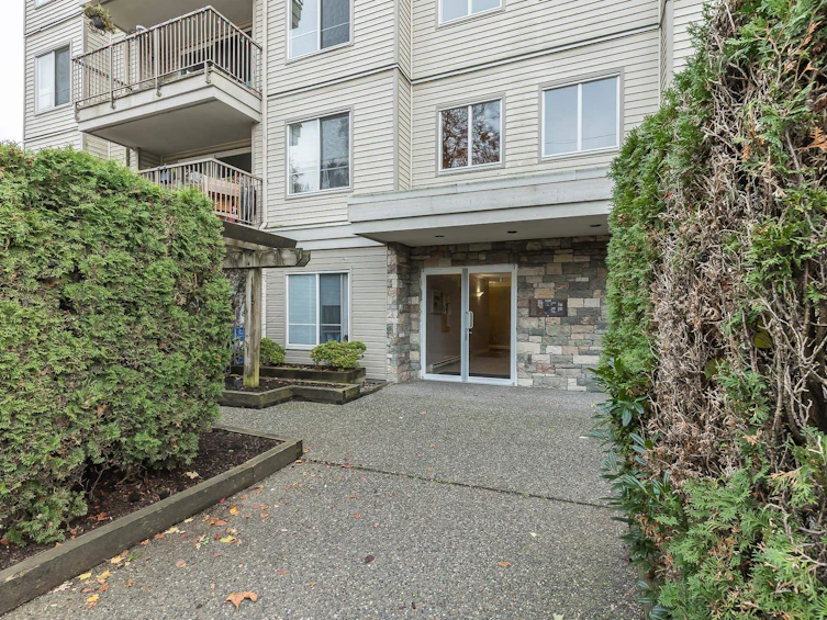 206-33502 George Ferguson Way, Abbotsford, BC, V2S 8G3 - 4