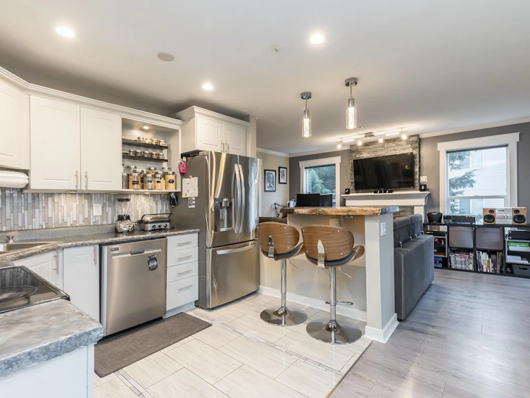 206-33502 George Ferguson Way, Abbotsford, BC, V2S 8G3 - 9