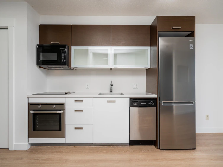 2112-10777 University Drive, Surrey, BC, V3T 0E7