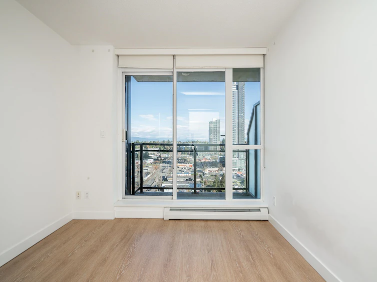 2112-10777 University Drive, Surrey, BC, V3T 0E7 - 7